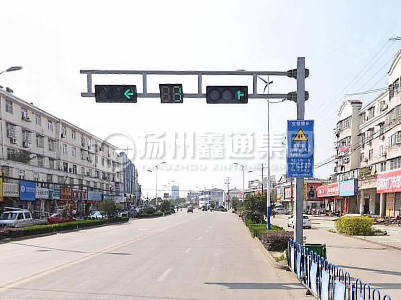 XHDG-057，F(xiàn)型方管信號(hào)燈桿